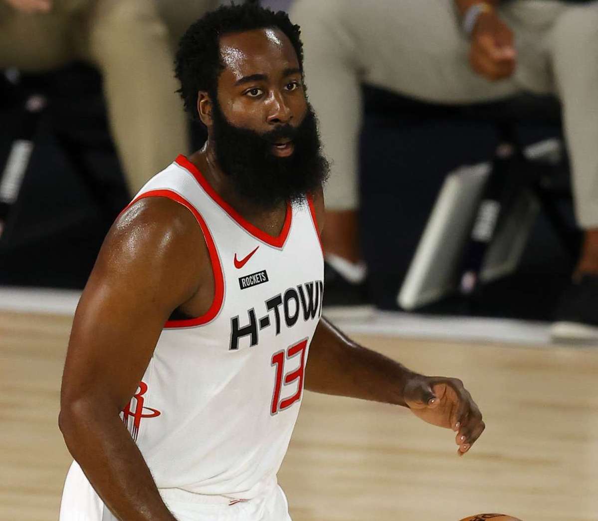 也传递出球 也传递出球