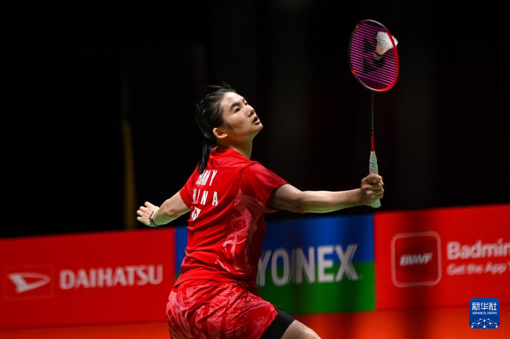 哈登持球突 哈登持球突